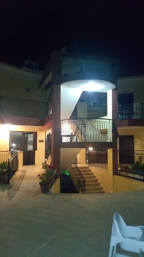 Las Palmeras Hotel Çamyuva Exterior foto