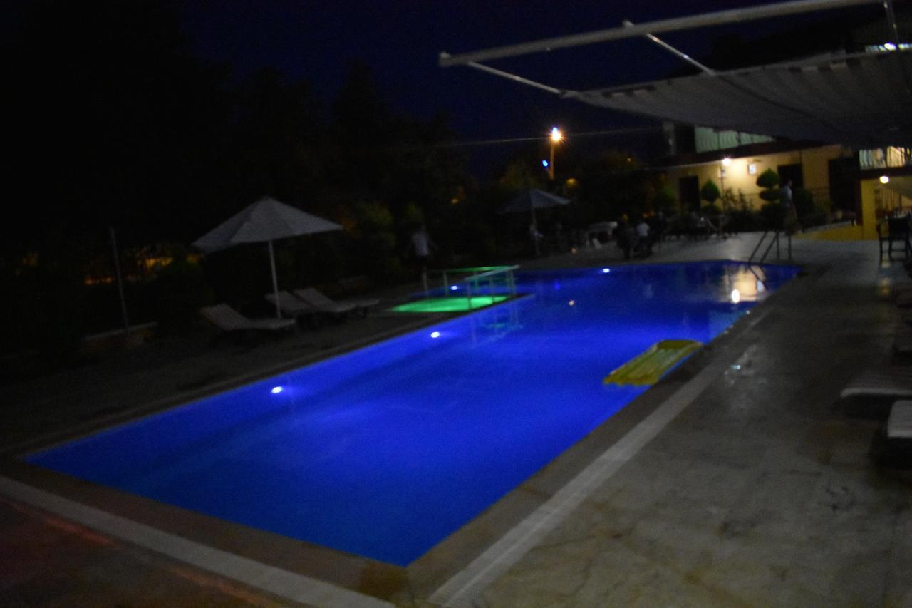 Las Palmeras Hotel Çamyuva Exterior foto